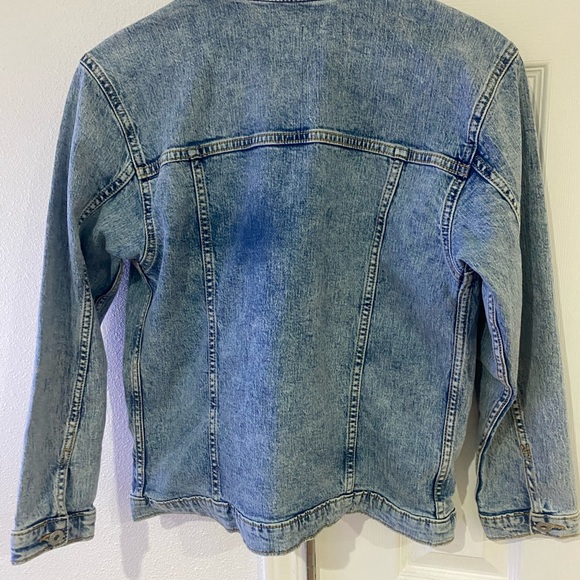 ART CLASS - Picture 3 of 3